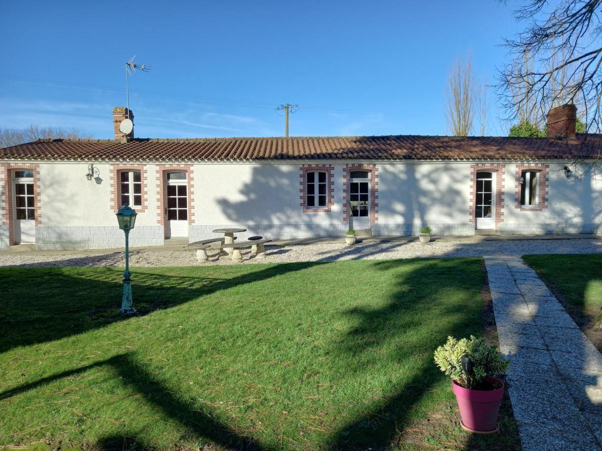 Gite Le Plessis Villa Saint-Urbain  ภายนอก รูปภาพ